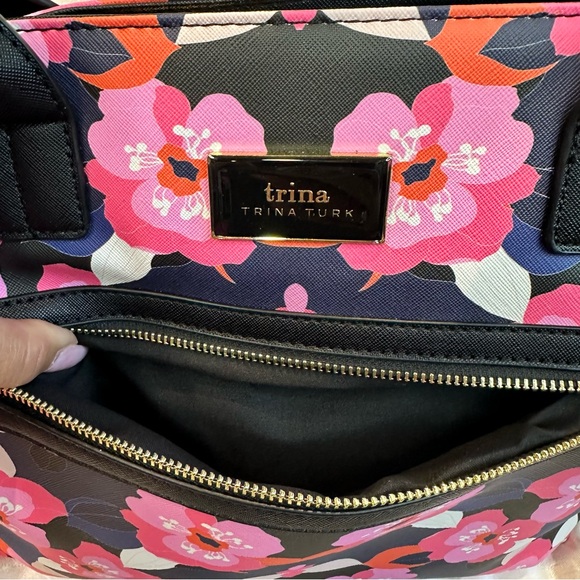 TRINA TURK ALL OVER NARCISSUS TOTE/SHOULDER BAG NWT - Picture 4 of 13